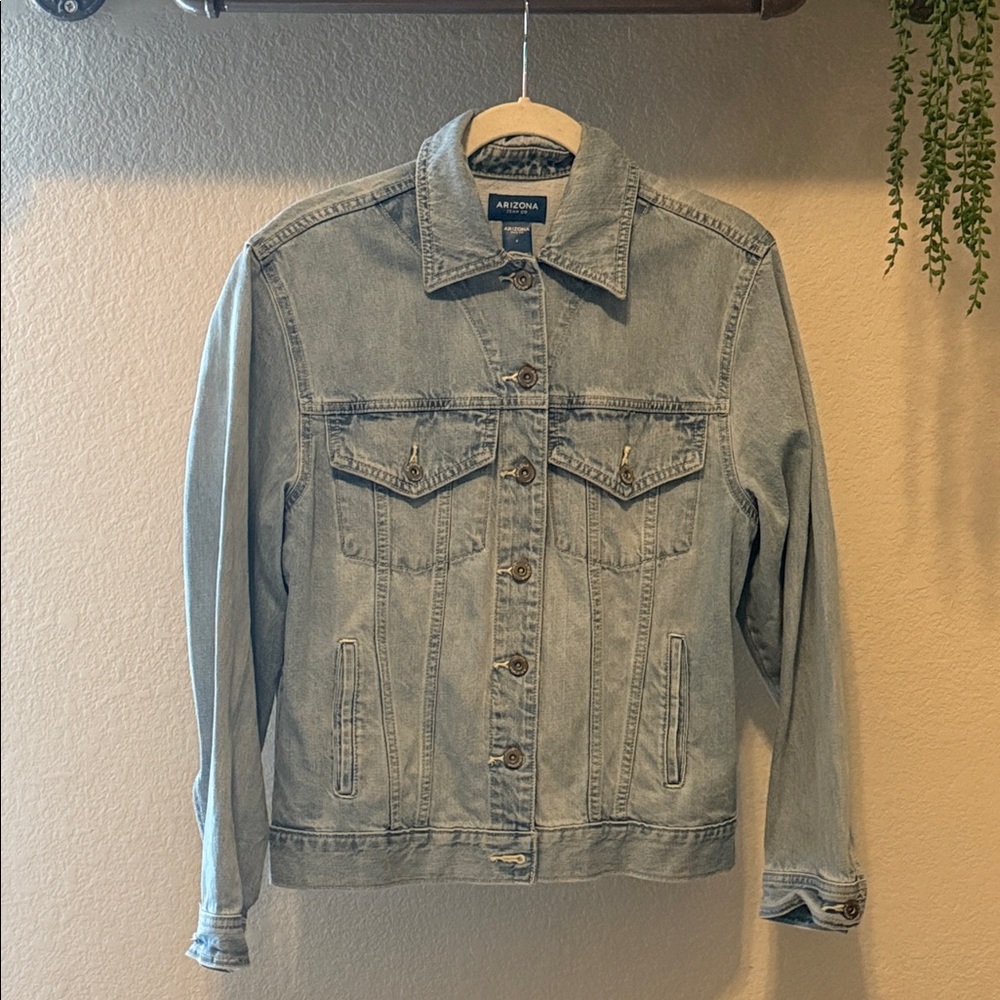 Women's Classic Blue Jean Jacket